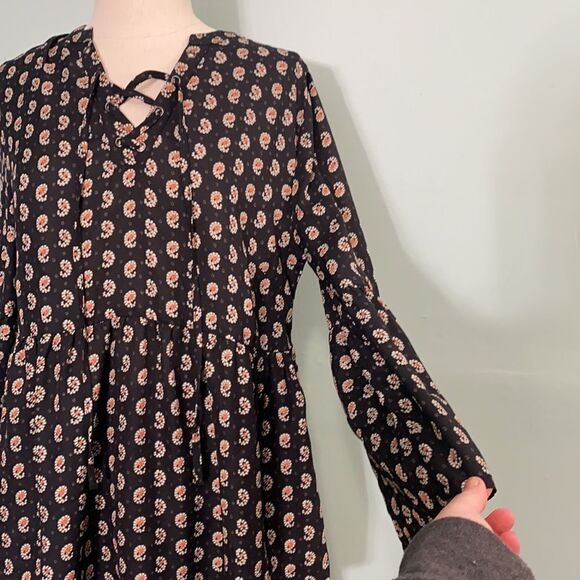 Sunday in Brooklyn Floral Ruffle Tunic Lace Up Top - Picture 2 of 5